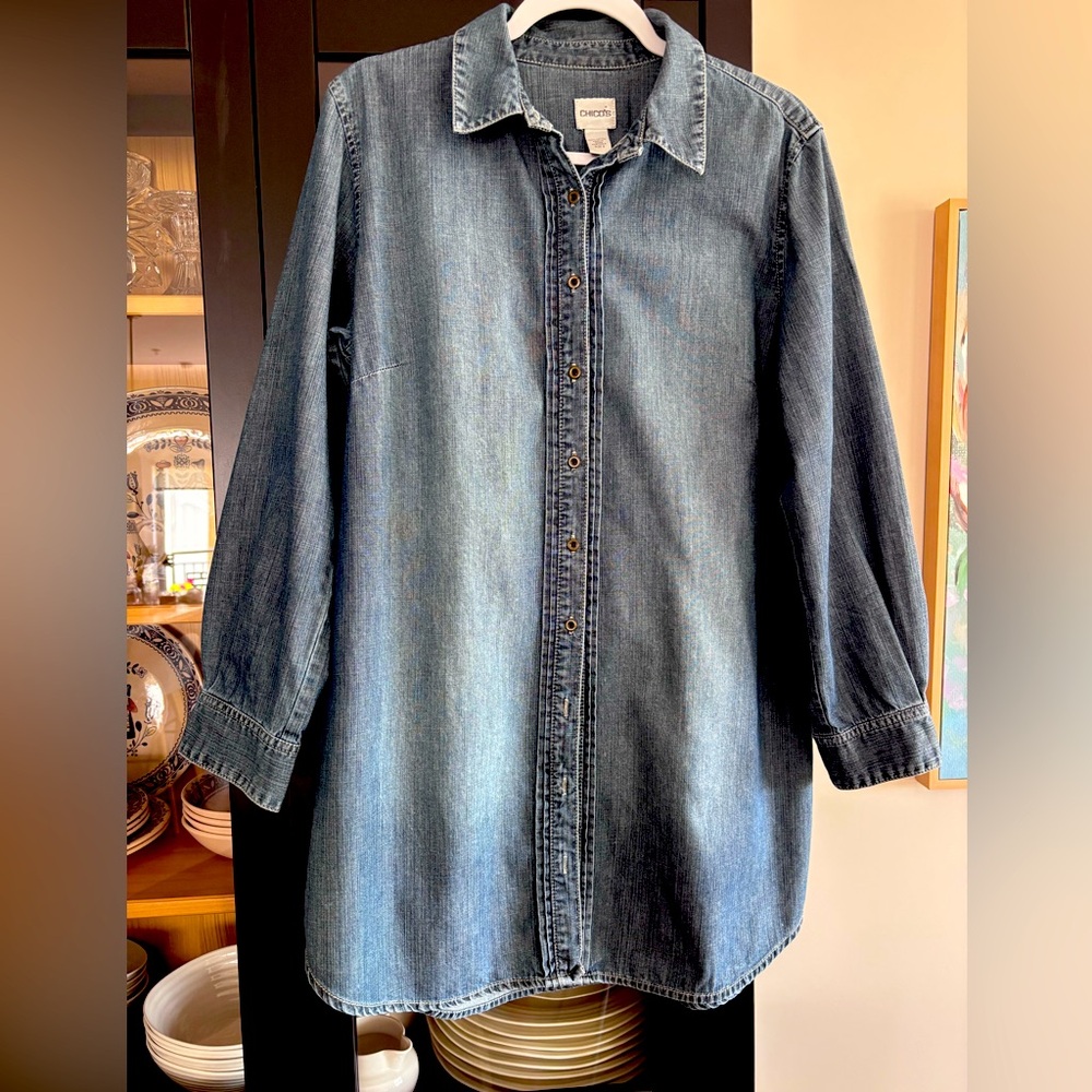 Chico’s denim Top tunic or dress with pleated front detailing Sz L washed denim